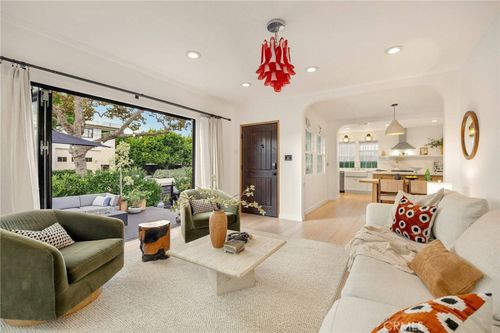 800 N N Formosa, Los Angeles, CA, 90046 | Card Image