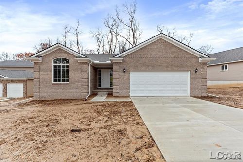 803 War Bonnet Dr, Tecumseh, MI, 49286-8663 | Card Image