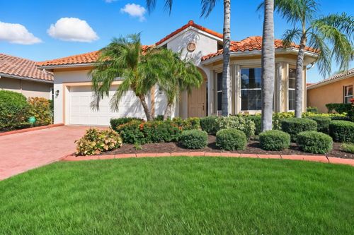 4235 65th Ter E, SARASOTA, FL, 34243-7942 | Card Image