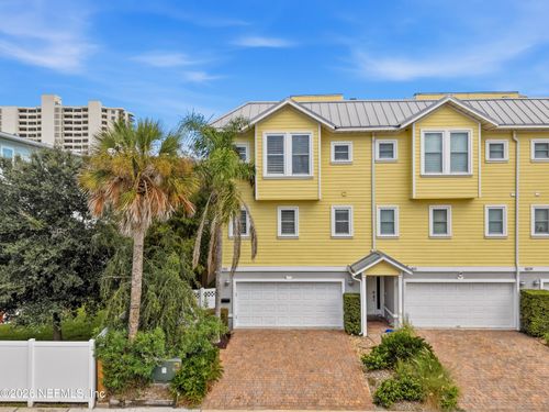 1813 2nd St N, Jacksonville Beach, FL, 32250-7421 | Card Image