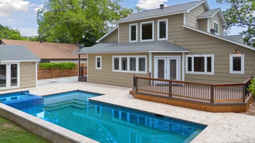 129 E Elmview Pl, Alamo Heights, TX, 78209-3805 | Card Image