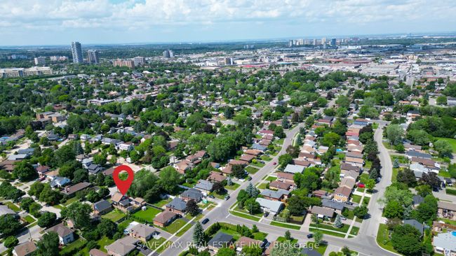 69 Eldomar Ave, House other with 4 bedrooms, 3 bathrooms and 5 parking in Brampton ON | Image 4