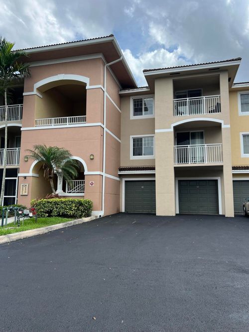 202-6394 Emerald Dunes Dr, West Palm Beach, FL, 33411-2762 | Card Image