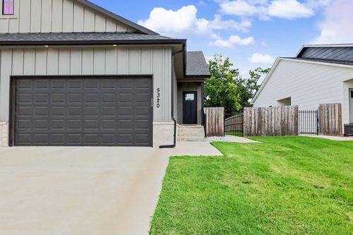 5320 N Pinecrest St, Bel Aire, KS, 67220-7702 | Card Image