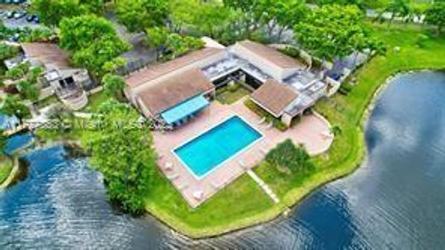 APT-222B - 2313 S Cypress Bend Dr, Condo with 2 bedrooms, 2 bathrooms and null parking in Pompano Beach FL | Image 11
