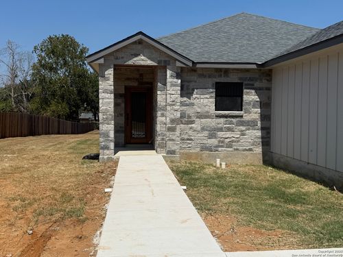 111 E Mayer St, Stockdale, TX, 78160-6912 | Card Image