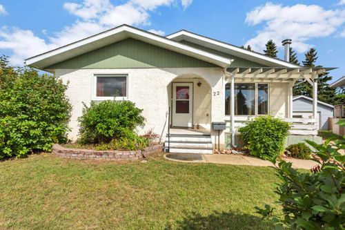 22 Blackstone Ave, Lacombe, AB, T4L1P7 | Card Image
