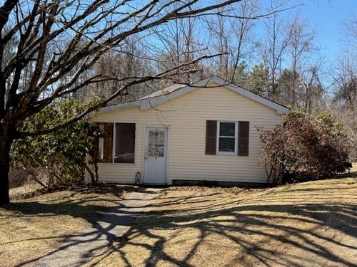 7 Woody Ln, Lee, NH, 03861-4425 | Card Image