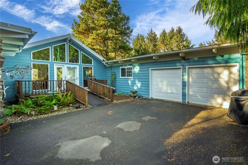 18 Sunset Blvd, Hoquiam, WA, 98550-9704 | Card Image