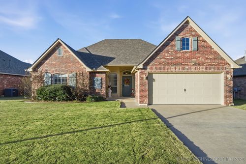 1329 E 146th Pl S, Glenpool, OK, 74033-3714 | Card Image