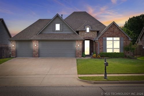 4106 S 12th Pl, Broken Arrow, OK, 74011-2348 | Card Image