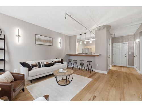 304-444 17th St, Denver, CO, 80202-4463 | Card Image
