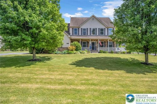 204 Bushkill Ridge Rd, Wind Gap, PA, 18091-9671 | Card Image