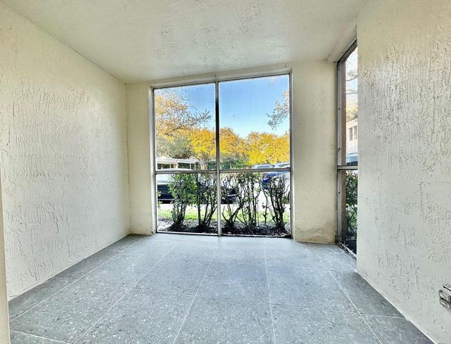 APT-818 - 9833 Westview Dr, Condo with 2 bedrooms, 2 bathrooms and null parking in Coral Springs FL | Image 9