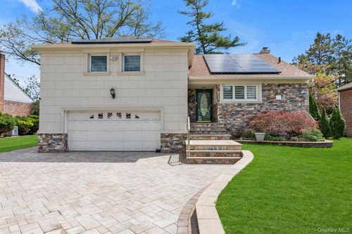 830 Pepperidge Rd, Westbury, NY, 11590-1423 | Card Image