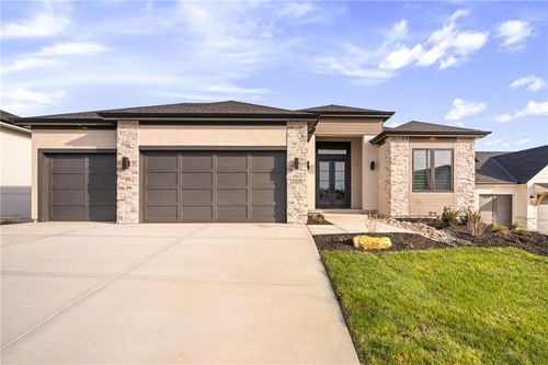 11233 S Sunray Dr, Olathe, KS, 66061 | Card Image