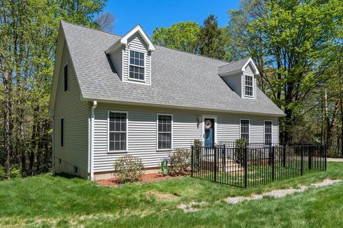 9 Lois Ln, Holland, MA, 01521-2106 | Card Image