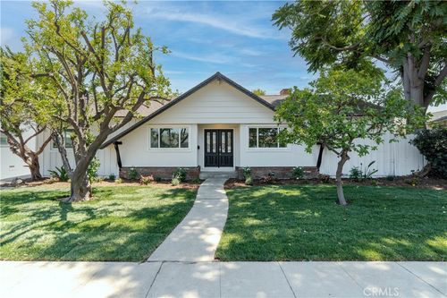 19834 Gresham St, Northridge, CA, 91324-3317 | Card Image