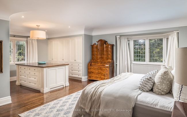 77 Chestnut Park Rd, House other with 6 bedrooms, 5 bathrooms and 2 parking in Toronto ON | Image 16