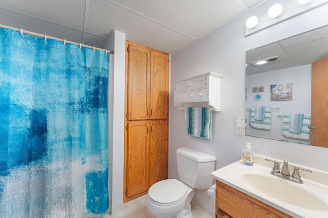 Another full bathroom. | Image 27