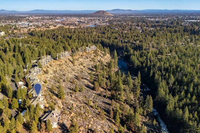 25-web-or-mls-1-16-25 19717 Mt Bachelor | Image 42