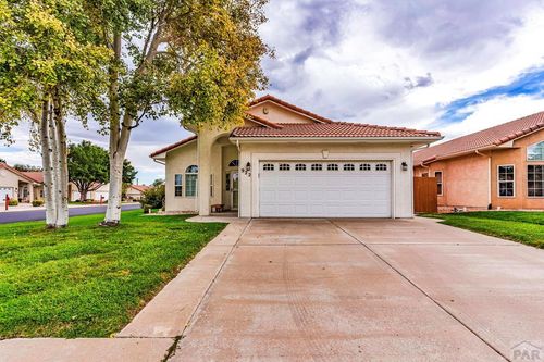 922 Pinecrest Dr, Pueblo, CO, 81005-5509 | Card Image