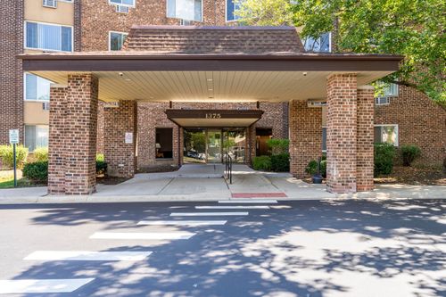 218-1375 Rebecca Dr, Hoffman Estates, IL, 60169-1042 | Card Image