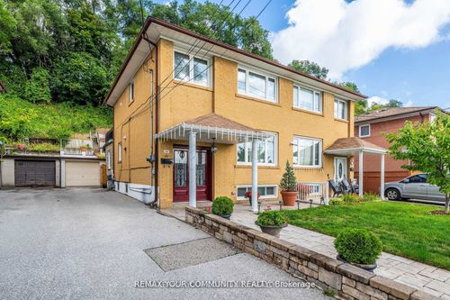 119 Dalrymple Dr, York, ON, M6N4S2 | Card Image