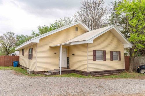 1317 S Perkins Rd, Stillwater, OK, 74074-5037 | Card Image