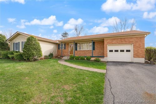 9185 Nina Dr, Georgetown, IN, 47122-8929 | Card Image