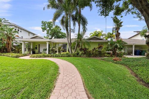 648 Geneva Pl, Tampa, FL, 33606-3924 | Card Image