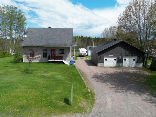 3307 Rue Du Barrage, Saguenay, QC, G8A2L8 | Card Image