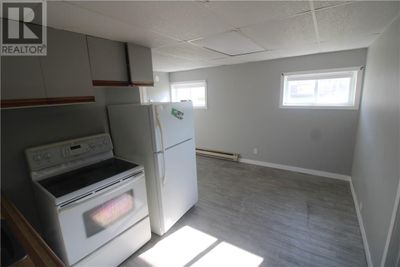 122 Southern Ave, House other with 5 bedrooms, 2 bathrooms and null parking in Timmins ON | Image 2