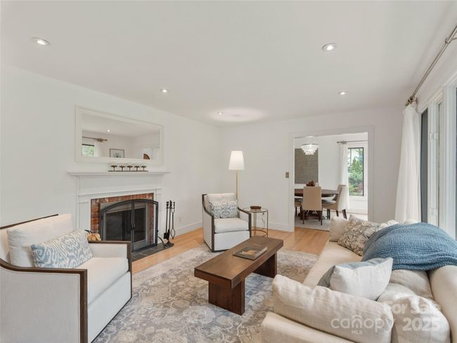 Living Room | Image 5