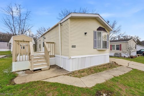 6507 Robby Ln, Ravenna, OH, 44266-9681 | Card Image