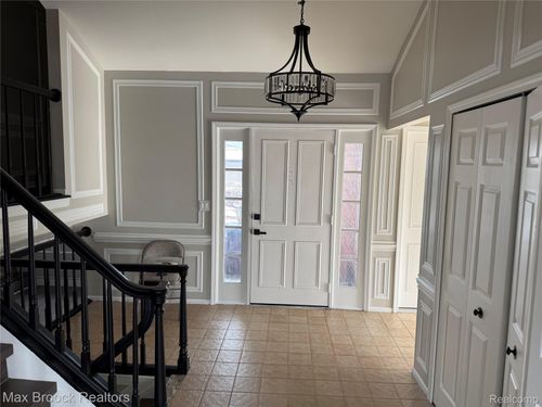 38527 Claremont Dr, Sterling Heights, MI, 48310-3128 | Card Image