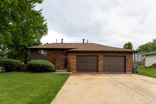 77-77 Joy St, Sugar Grove, IL, 60554-5449 | Card Image