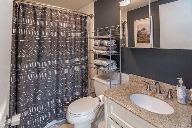 APT-1403 - 8200 E Jefferson Ave, Condo with 2 bedrooms, 2 bathrooms and null parking in Detroit MI | Image 16