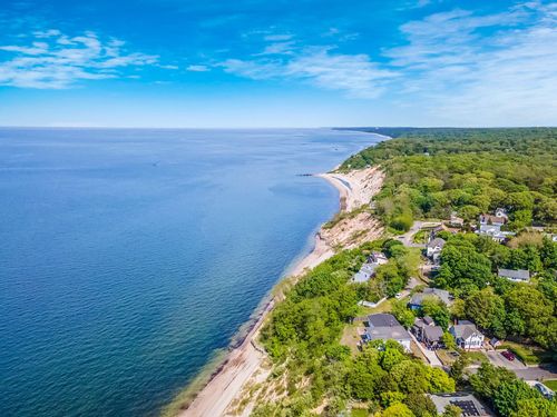 2 Queen Dr, Sound Beach, NY, 11789-1423 | Card Image