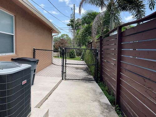315 Dwight Ave, Port Saint Lucie, FL, 34983-2520 | Card Image