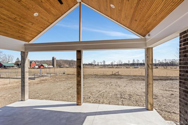 72780 Old Farm Trl, House other with 3 bedrooms, 3 bathrooms and null parking in Armada MI | Image 25