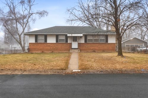 7676 Bacon Dr Ne, Fridley, MN, 55432-3675 | Card Image