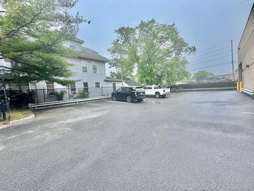 130 Sheridan Blvd, Inwood, NY, 11096-1821 | Card Image