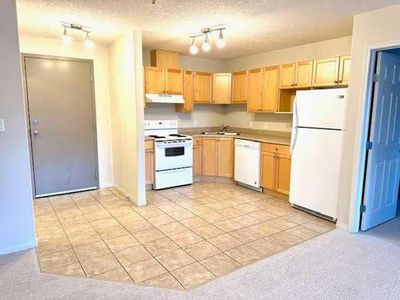 114 - 9810 96 St, Condo with 2 bedrooms, 2 bathrooms and 2 parking in Grande Prairie AB | Image 3