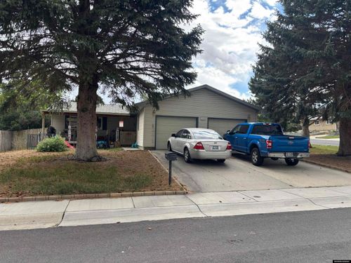 320 N Wagon Wheel Dr, Green River, WY, 82935-5421 | Card Image