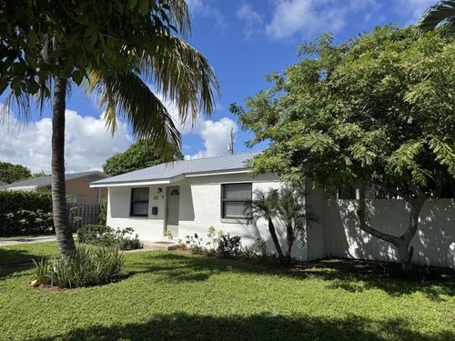 611 Monceaux Rd, West Palm Beach, FL, 33405-1541 | Card Image