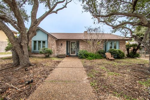 930 Waterview St, Portland, TX, 78374-2223 | Card Image