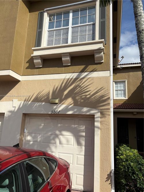 5807-5807 Hampton Hills Blvd, Tamarac, FL, 33321-4180 | Card Image