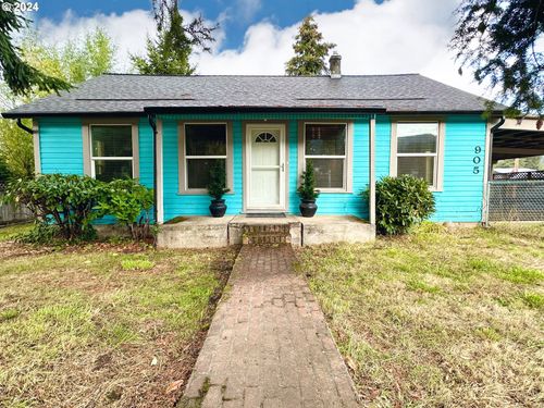 905 Front St, Lyons, OR, 97358-2247 | Card Image