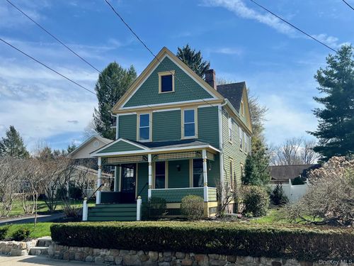 8 Alden Pl, Millbrook, NY, 12545-5883 | Card Image